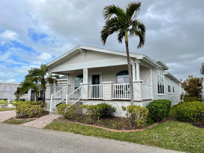 Venice, FL Mobile Home for Sale located at 977 Guadeloupe Bay Indies